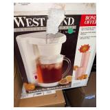 West Bend 68002D 2 Qt Iced Tea Maker - Fresh Tea Brewed In Minutes