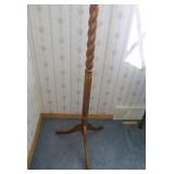 Vintage Twisted Wood Floor Standing Hat/Coat Rack Vintage Twisted Wood Floor Standing Hat/Coat Rack