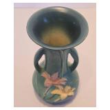 Beautiful Large Signed ROSEVILLE Art Pottery 2-Handled Vase Beautiful Large Signed ROSEVILLE Art Pottery 2-Handled Vase