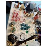 Contents of Table - Vintage Glassware, Collectibles etc #1 Contents of Table - Vintage Glassware, Collectibles etc #1