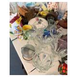 Contents of Table - Vintage Glassware, Collectibles etc #2 Contents of Table - Vintage Glassware, Collectibles etc #2