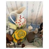 Contents of Table - Vintage Glassware, Collectibles etc #2 Contents of Table - Vintage Glassware, Collectibles etc #2