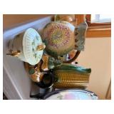 Very nice Estate Lot of Vintage & Antique Majolica & other Pottery Very nice Estate Lot of Vintage & Antique Majolica & other Pottery