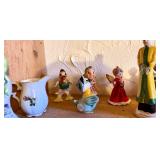 Contents of Shelf - Vintage Collectibles etc Contents of Shelf - Vintage Collectibles etc