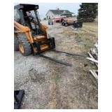 Skid steer pallet forks