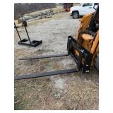 Skid steer pallet forks