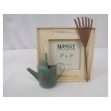 Midwest of Cannon Falls Garden Decor Lot - 3x3 Frame, Garden Sign, Rustic Watering Cans Midwest of Cannon Falls Garden Decor Lot - 3x3 Frame, Garden Sign, Rustic Watering Cans