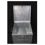 Potting Soil Box - Vintage Galvanized Steel with Watering Can & Seedling Pots Potting Soil Box - Vintage Galvanized Steel with Watering Can & Seedling Pots