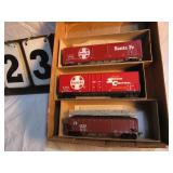 Box of 3 Roundhouse  Rail Cars