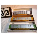 3 Walthers Rail Cars