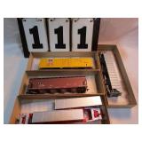 Box of 4 Athearn Rail Cars