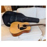 Fender DG-8 NAT Dreadnought Acoustic Guitar with Fender Gig Bag