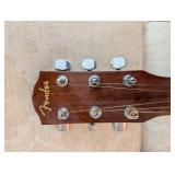 Fender DG-8 NAT Dreadnought Acoustic Guitar with Fender Gig Bag