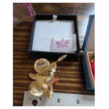 La Belle Collection Green Gem Flower Brooch & Pink Real Flower Pendant