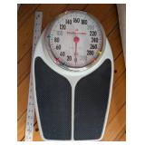 Healthometer Professional Dial Scale 325 LBS Capacity