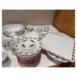 Porsgrund Hjerte: Hearts and Pines Dinnerware Set