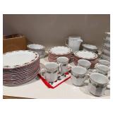 Porsgrund Hjerte: Hearts and Pines Dinnerware Set