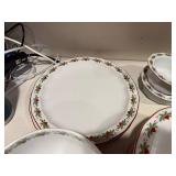 Porsgrund Hjerte: Hearts and Pines Dinnerware Set