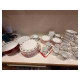 Porsgrund Hjerte: Hearts and Pines Dinnerware Set