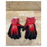 Milwaukee Medium Red Latex Level 1 Cut Resistant Insulated Winter Dipped Work Gloves (lot of 4)