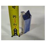 Blue & White Salt & Pepper Shakers Blue & White Salt & Pepper Shakers