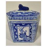 Blue & White Decor Pieces Blue & White Decor Pieces