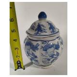 Blue & White Decor Pieces Blue & White Decor Pieces