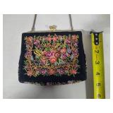 Vintage Embroidered Ladies Purse Vintage Embroidered Ladies Purse