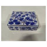 Blue & White Soap Dish, Trinket Box & Small Vase Blue & White Soap Dish, Trinket Box & Small Vase