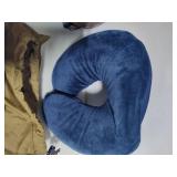 Hartmann Two Piece Luggage Set + Accessory Bags & Travel Pillow Hartmann Two Piece Luggage Set + Accessory Bags & Travel Pillow