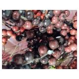 Berry & Floral Wreaths w/Wreath Box Storage Containers Berry & Floral Wreaths w/Wreath Box Storage Containers