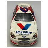 Vintage Team Caliber Owners Series 1:24 Scale Die Cast Replica Limited Edition 2000 Mark Martin #6 Valvoline Ford Taurus (New Old Stock) With COA Vintage Team Caliber Owners Series 1:24 Scale Die Cast Replica Limited Edition 2000 Mark Martin #6 Valvoline Ford Taurus (New Old Stock) With COA