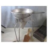 (G-1) Assortment of Vintage Items... (G-1) Assortment of Vintage Items...