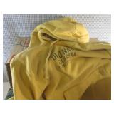 (EW3) Box of Assorted Clothes - See... (EW3) Box of Assorted Clothes - See...