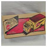 1999 Ertl Coca Cola Delivery Collectible 1999 Ertl Coca Cola Delivery Collectible