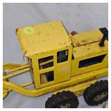 Lot of 2 Classic Tonka Road Graders Lot of 2 Classic Tonka Road Graders
