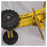 Lot of 2 Classic Tonka Road Graders Lot of 2 Classic Tonka Road Graders