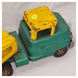 1950's Structo Car Hauler Semi 1950's Structo Car Hauler Semi