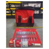 Milwaukee combo - Bag, 13 PC bore set and hole dozers