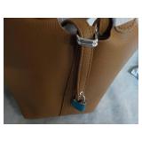 Leather Purse 7 x 9'...