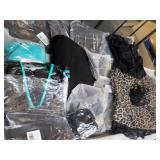 New Overstock Women's Clothing - va...