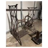 Singer Cast Iron Sewing Machine Base & Sewing Machine Singer Cast Iron Sewing Machine Base & Sewing Machine