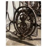 Singer Cast Iron Sewing Machine Base & Sewing Machine Singer Cast Iron Sewing Machine Base & Sewing Machine