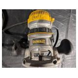 DeWALT DW616 1-3/4 HP Router - 120V Fixed Base, 11A, 24,500 RPM DeWALT DW616 1-3/4 HP Router - 120V Fixed Base, 11A, 24,500 RPM