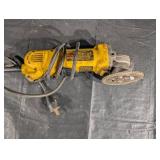 DEWALT D28402 4-1/2 in. Angle Grinder - 120V AC DEWALT D28402 4-1/2 in. Angle Grinder - 120V AC