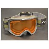 Oakley Snow Goggles - Camouflage Strap, Orange Lens, Gray Frame Oakley Snow Goggles - Camouflage Strap, Orange Lens, Gray Frame