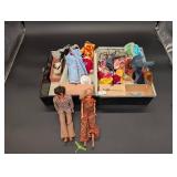 Barbie Carry Case With 2 Vintage Dolls & Assorted Clothing Accessories - 1960s Barbie Carry Case With 2 Vintage Dolls & Assorted Clothing Accessories - 1960s