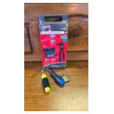 Rivet Tool Kit, 2 Screwdrivers, National lock with Key Rivet Tool Kit, 2 Screwdrivers, National lock with Key