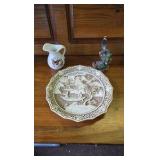 Vintage Plate Wory Dynasty, Butterfly Cream, Peacock Vintage Plate Wory Dynasty, Butterfly Cream, Peacock