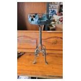 2 Flower Pot Stands 2 Flower Pot Stands